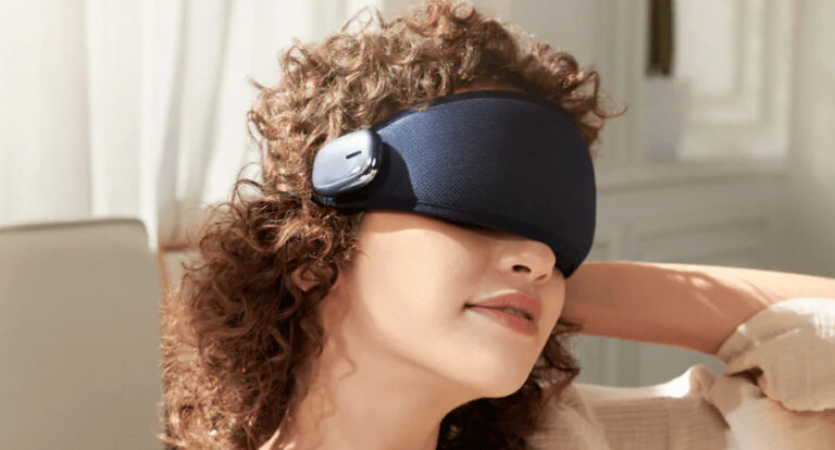 Finding Relief: How a Migraine Mask Can Help Ease Your Pain