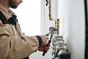 Choosing the Best Plumber in Burwood and Leveraging the Expertise of a Plumber in Pakenham