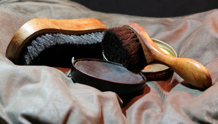 Shoe Polishing Kit